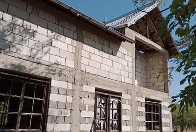 Casă cu 6 camere în Vlăngărești - 9