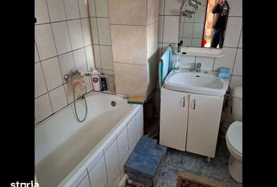 Casă cu 3 camere cu Teren 280 Mp în CFR - 2