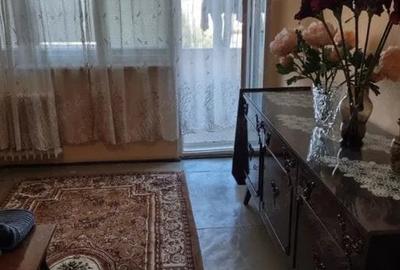 Apartament cu 3 camere decomandat în Gorjului