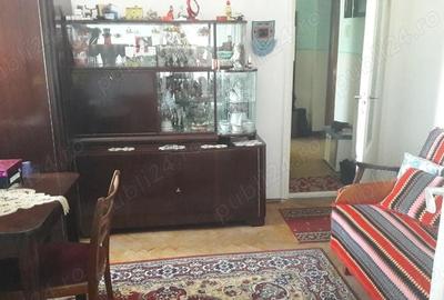 Apartament cu 3 camere semidecomandat în Micro 1 - 2