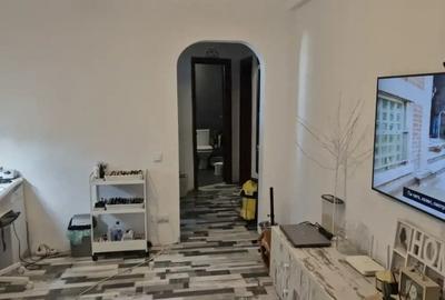 Apartament cu 3 camere semidecomandat, mobilat în Colentina - 2