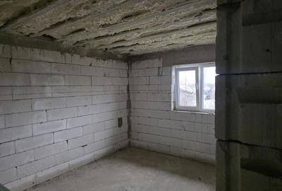 Casă cu 4 camere cu Teren 1400 Mp în Iazu - 6