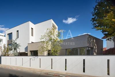 MODERN VILLA - LUXURY GATED COMMUNITY - 11