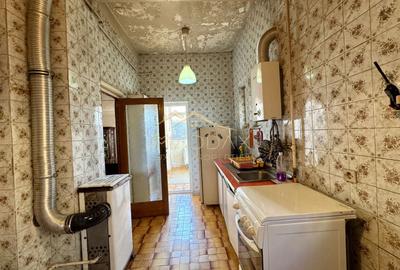 Casă individuală cu 8 camere cu Canalizare în Primăverii - 45
