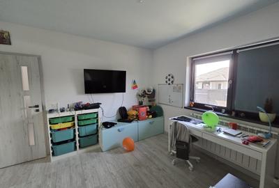 Casă cu 4 camere cu Teren 500 Mp în Aroneanu - 1