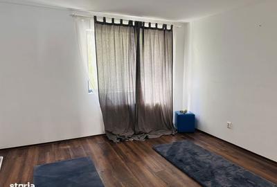 Casă cu 4 camere în Roșu