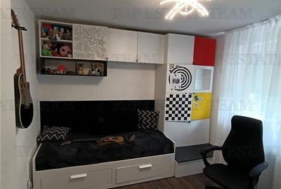 Apartament  de vanzare 4 camere si curte/ Domnesti - 10