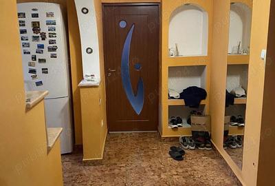 Apartament cu 2 camere decomandat în Micro 17