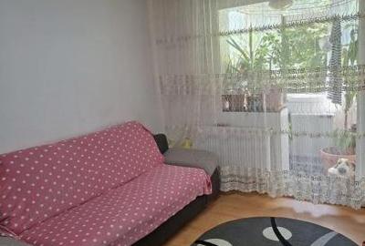 Apartament cu 3 camere semidecomandat, mobilat în Giurgiului
