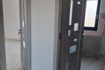 Casă cu 5 camere în Sânandrei