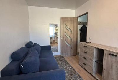 Apartament cu 2 camere nedecomandat în Podu Roș