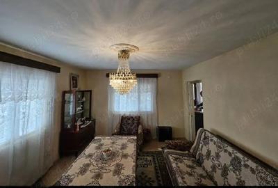 Casă cu Teren 2800 Mp în Boțești - 4