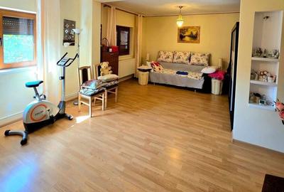 Casă cu 3 camere cu Teren 390 Mp în Central - 2