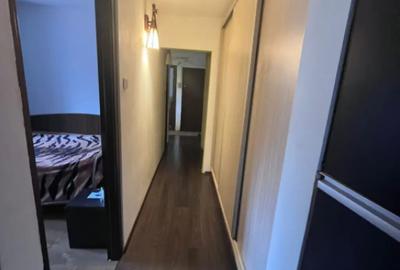 Apartament cu 3 camere decomandat în 1 Mai - 3