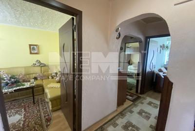 Apartament cu 3 camere decomandat în Central