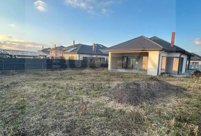 Casă cu 4 camere în Jucu - 3