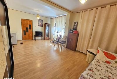 Casă cu 3 camere cu Teren 390 Mp în Central - 10