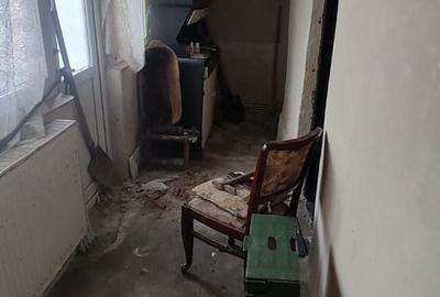 Casă cu 5 camere cu Canalizare în Palazu Mare - 13