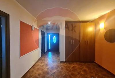Casă cu 6 camere cu Teren 1649 Mp în Jorăști - 7