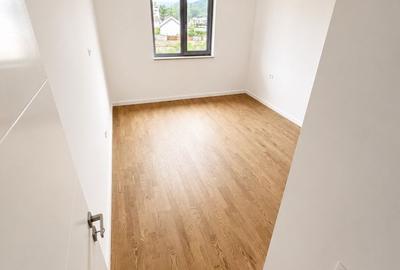 Apartament cu 2 camere decomandat în Parc Zăvoi - 3