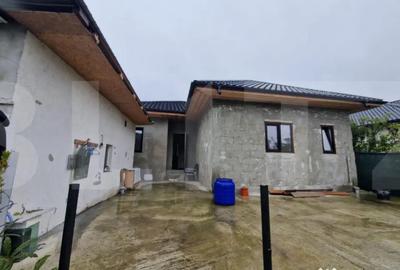 Casă cu 3 camere cu Teren 487 Mp în Central - 1