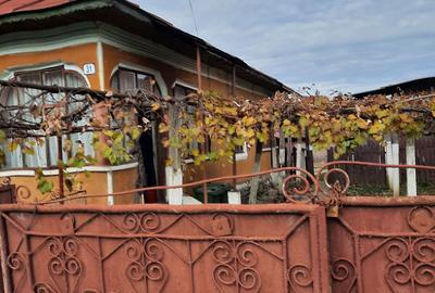 Casă cu 4 camere în Central - 1