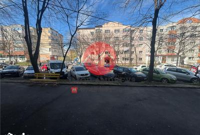 Spațiu comercial, de 126 mp, în E3 - 8