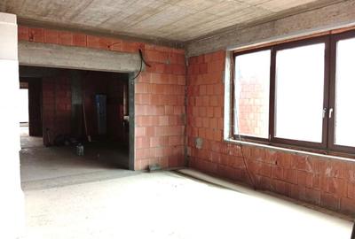 Casă cu 4 camere cu Teren 1400 Mp în Sânnicolau Mic