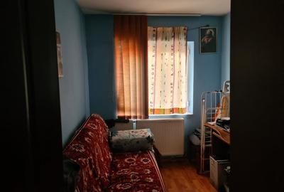 Apartament cu 4 camere în Târgu Bujor - 1