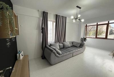 Apartament cu 3 camere decomandat în Poarta 6 - 9