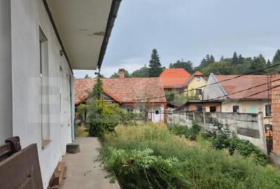 Casă cu 7 camere cu Teren 1021 Mp în Central - 2