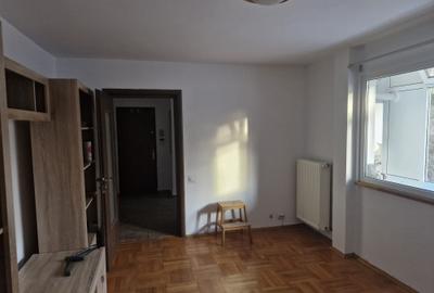 Apartament cu 3 camere semidecomandat în Titan - 3