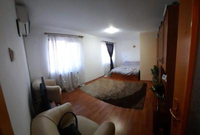Garsonieră decomandată în Central - 2