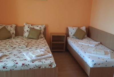 Casă cu 8 camere cu Teren 460 Mp în Central - 1