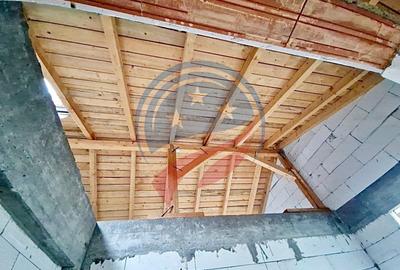 Casă individuală cu 5 camere cu Canalizare în Malu Mare - 6