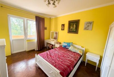 Apartament cu 4 camere decomandat în Cantemir