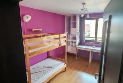 Apartament cu 3 camere decomandat în Tractorul - 4