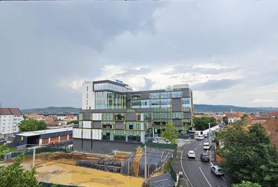 Apartament cu 3 camere semidecomandat în Central - 6