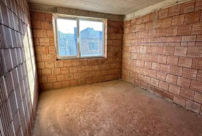Duplex cu 4 camere cu Canalizare în Gilău - 8