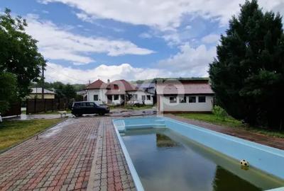 Casă cu 4 camere cu Teren 1200 Mp în Răzvad
