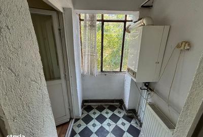 Garsonieră decomandată în Central