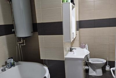 Apartament cu 3 camere decomandat în Mangalia
