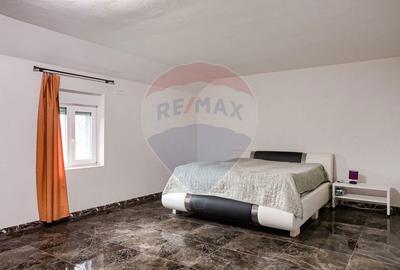 Casă cu 3 camere cu Garaj în Frumușeni - 10