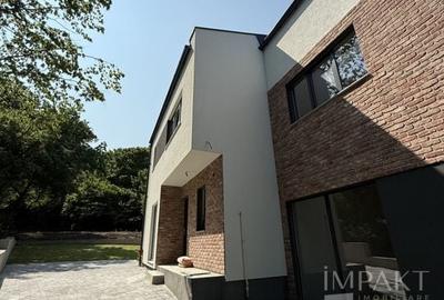 Case cuplate la liziera padurii , ideale pentru 2 familii ! - 5