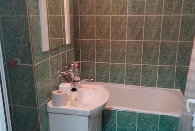 Garsoniera de închiriat pe termen de 6 luni 1200 roni - 6