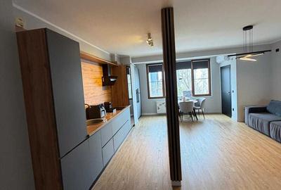 Apartament cu 3 camere semidecomandat în Central - 2