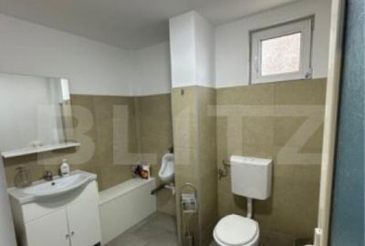 Spațiu comercial, de 300 mp, în Central