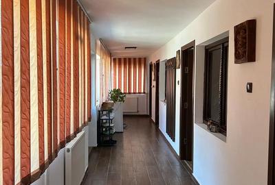 Casă cu 3 camere în Central - 2