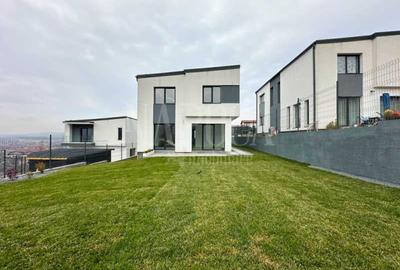 Casa 4 camere de vanzare in Floresti - 2