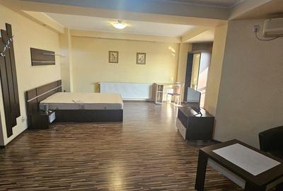 Spațiu comercial, de 902 mp, în Central - 3